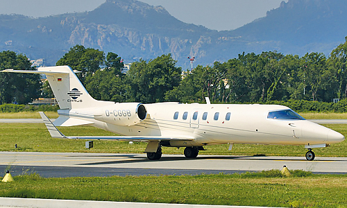 Bombardier Learjet 40