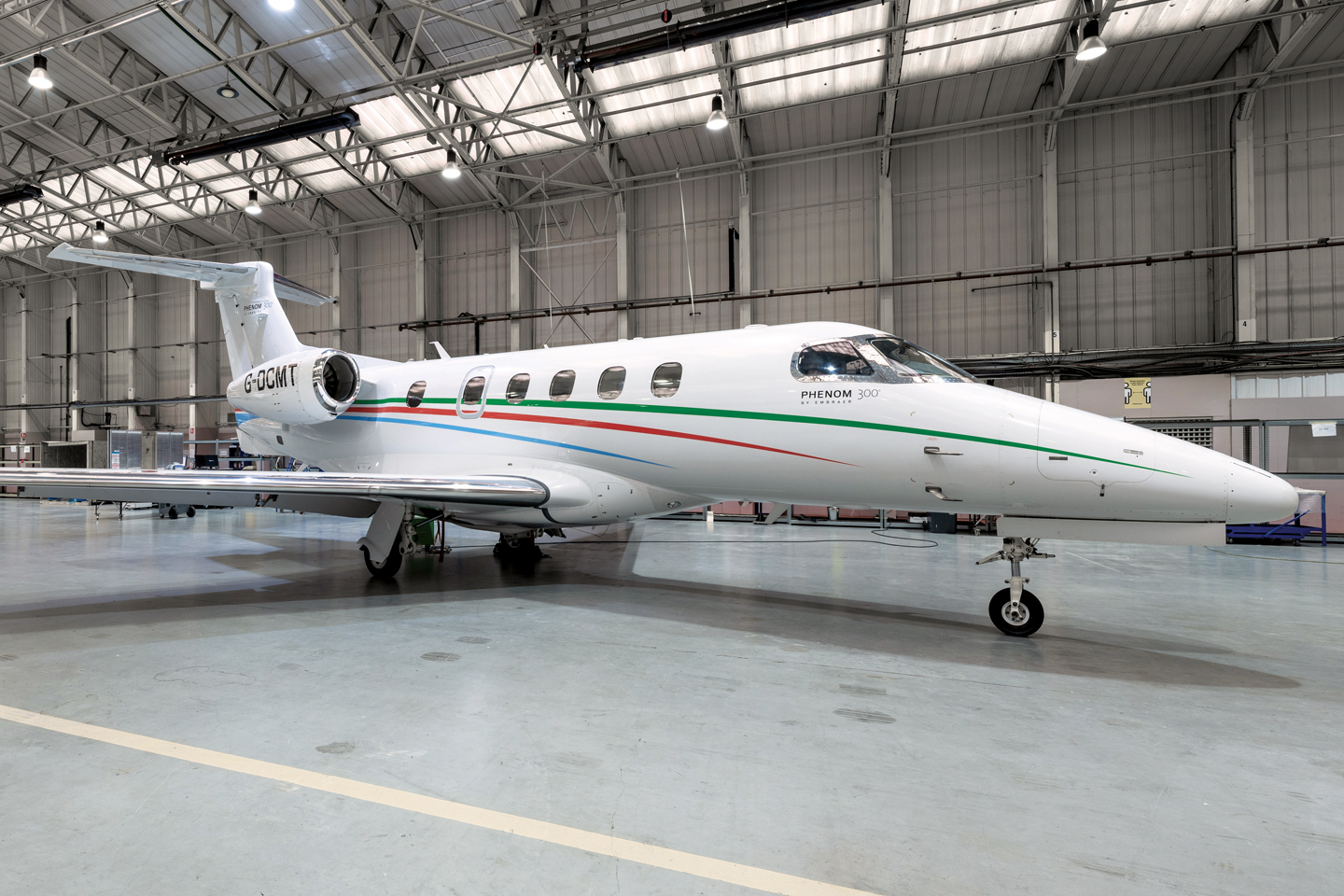 Embraer Phenom 300